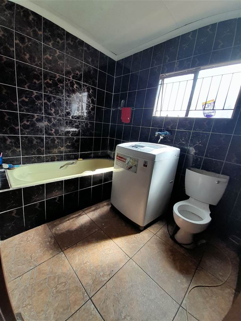 5 Bed House in Atteridgeville photo number 17