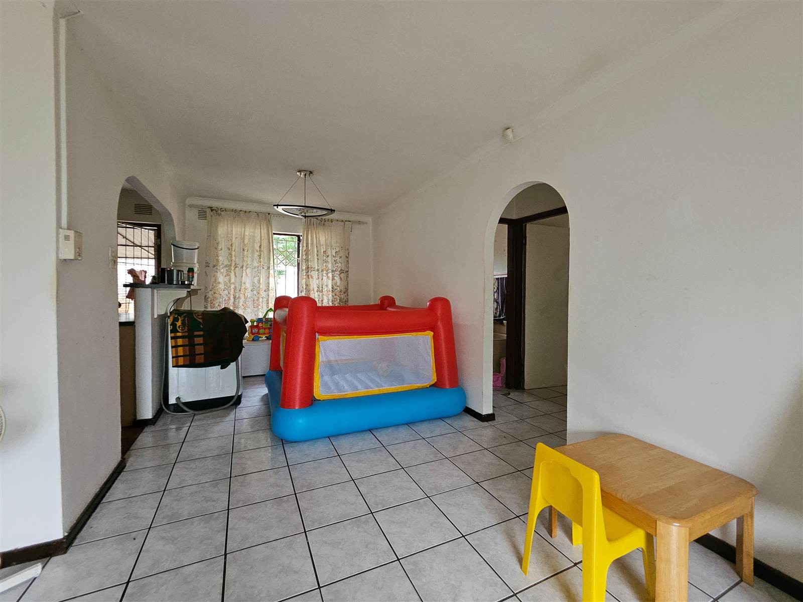 2 Bed Townhouse in Amanzimtoti photo number 12