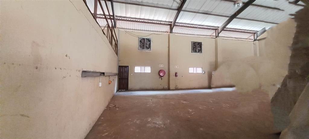 1482  m² Commercial space in Clayville photo number 11