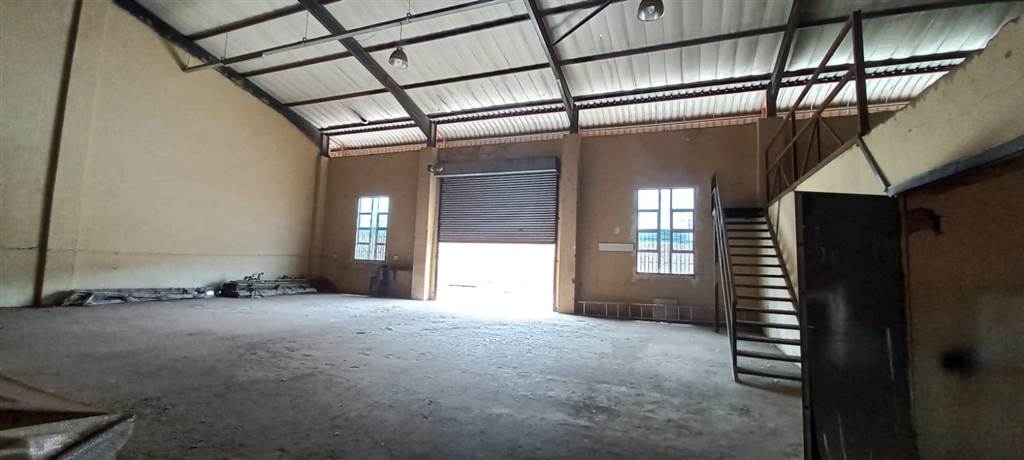 1482  m² Commercial space in Clayville photo number 7