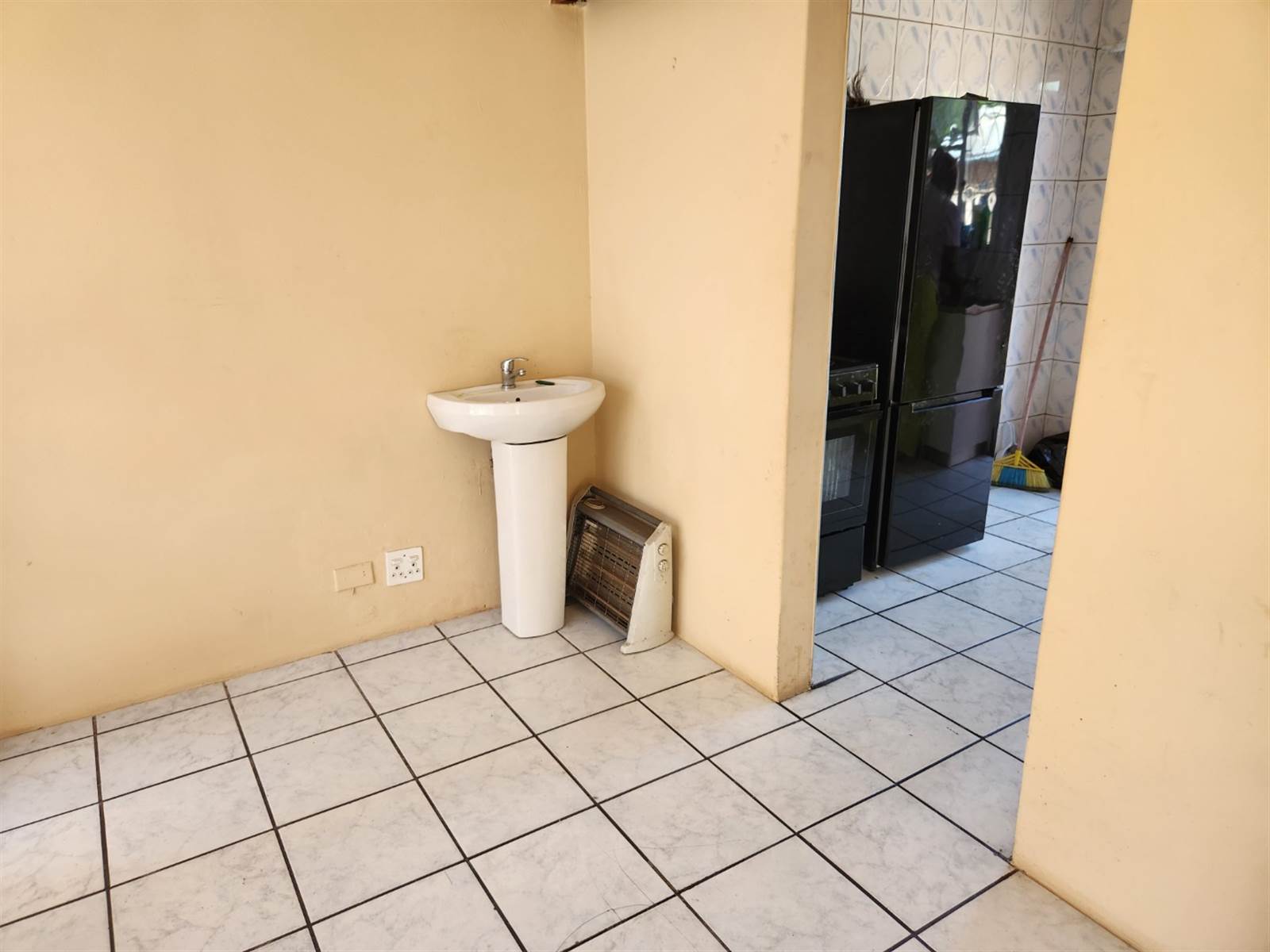 3 Bed Townhouse in Pietermaritzburg Central photo number 3