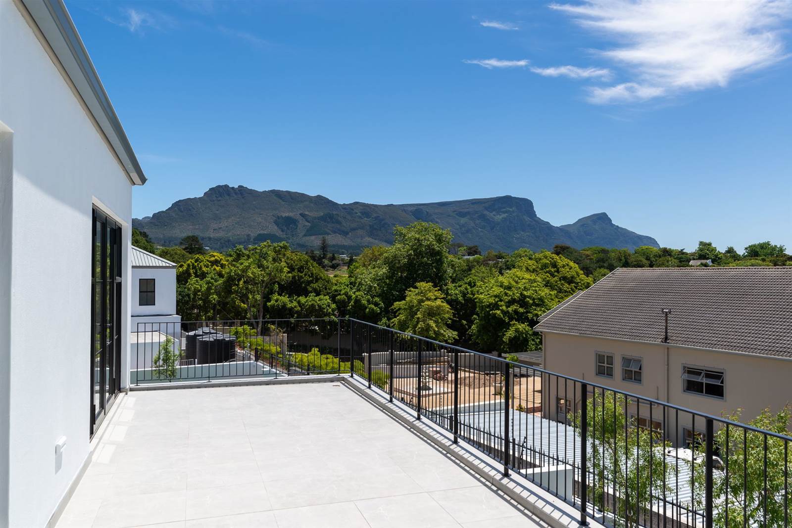 4 Bed House in Constantia Upper  photo number 6