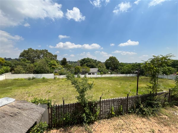 4593 m² Land available in Kelvin