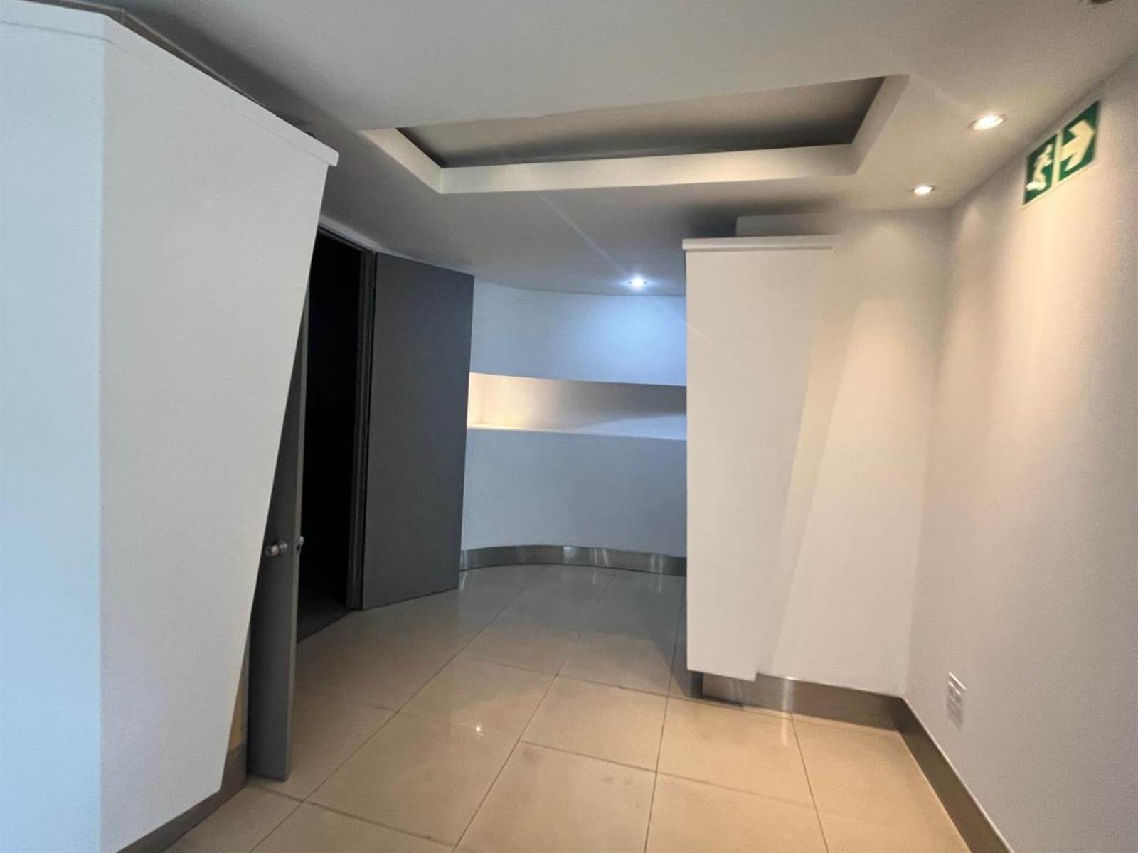 677  m² Commercial space in Rosebank photo number 15
