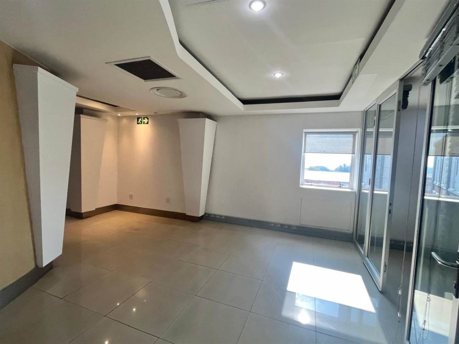 677  m² Commercial space in Rosebank photo number 10