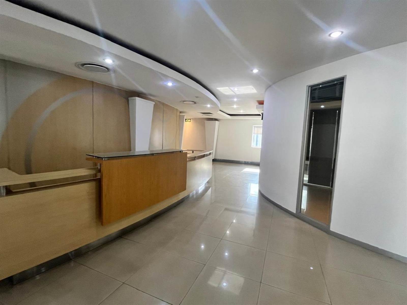 677  m² Commercial space in Rosebank photo number 12
