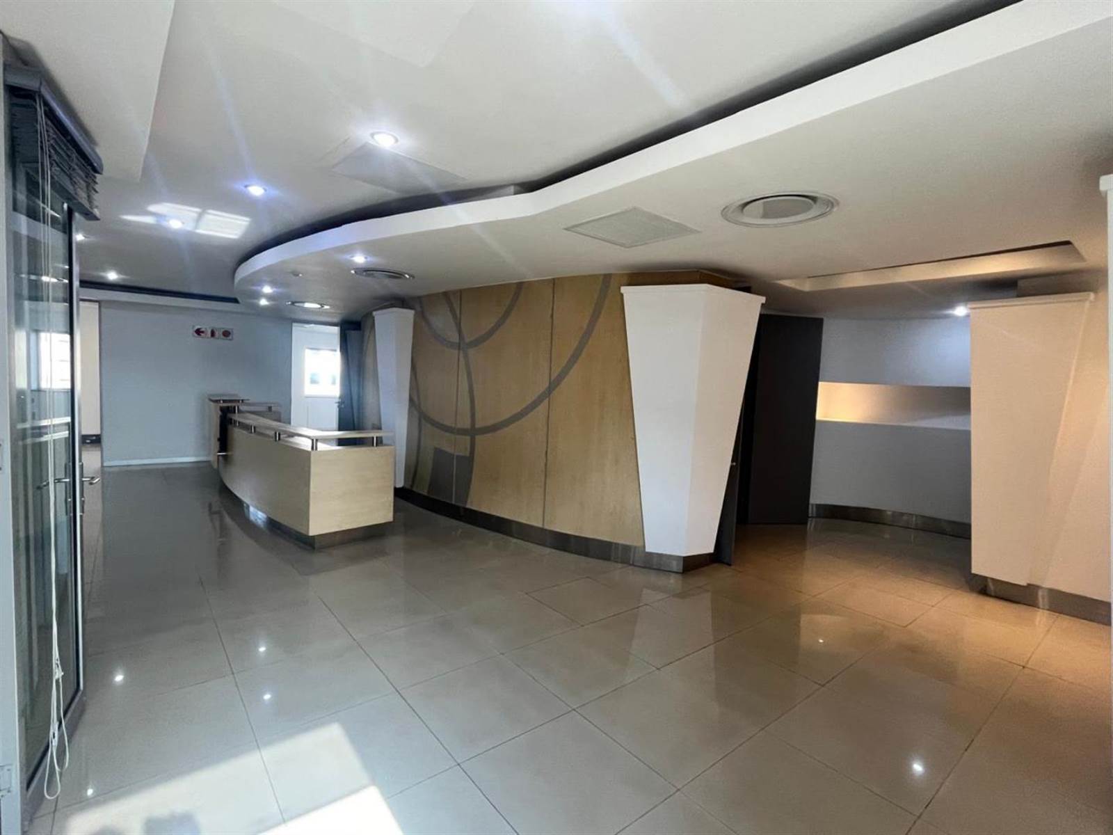 677  m² Commercial space in Rosebank photo number 14