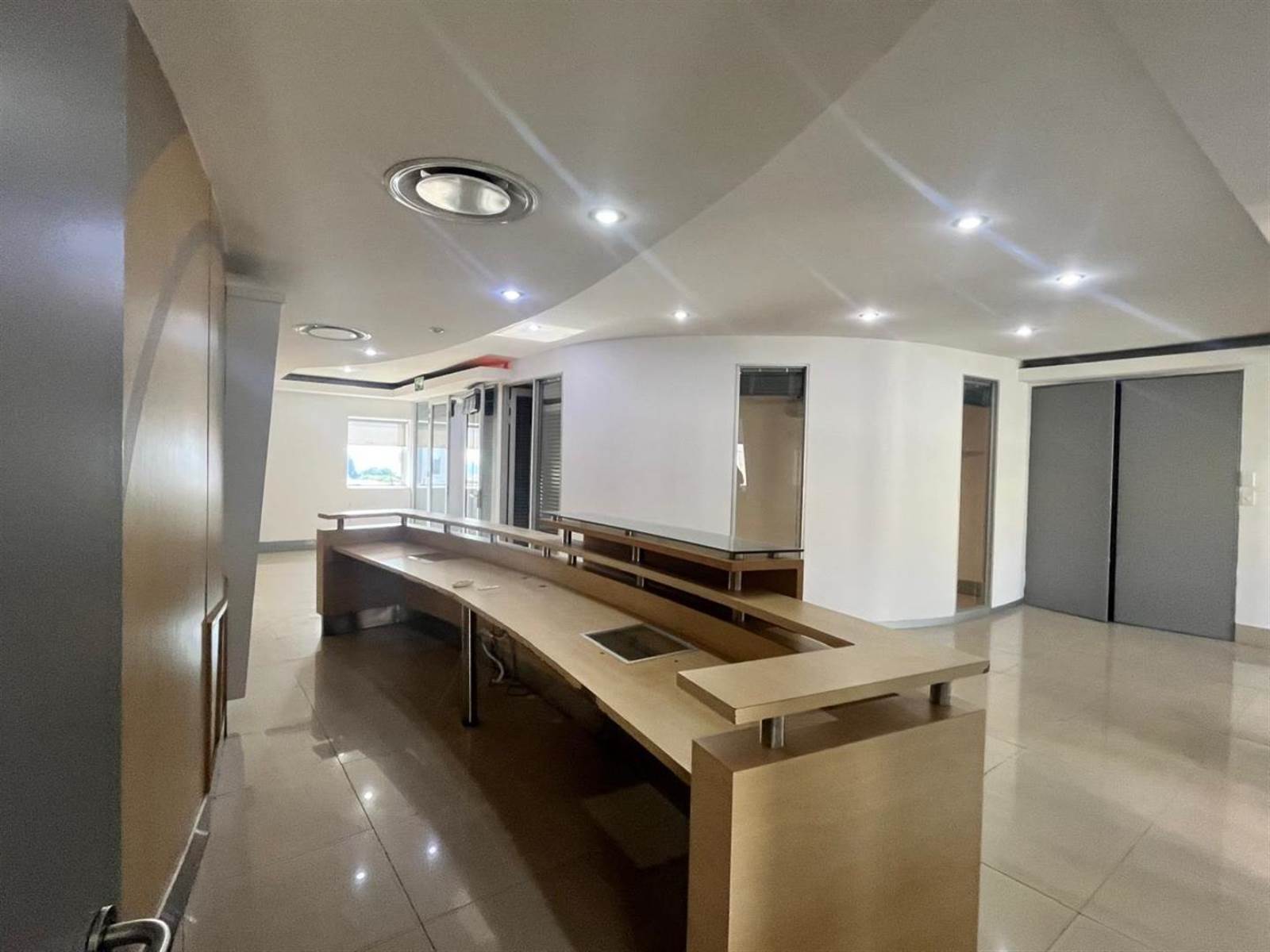 677  m² Commercial space in Rosebank photo number 9