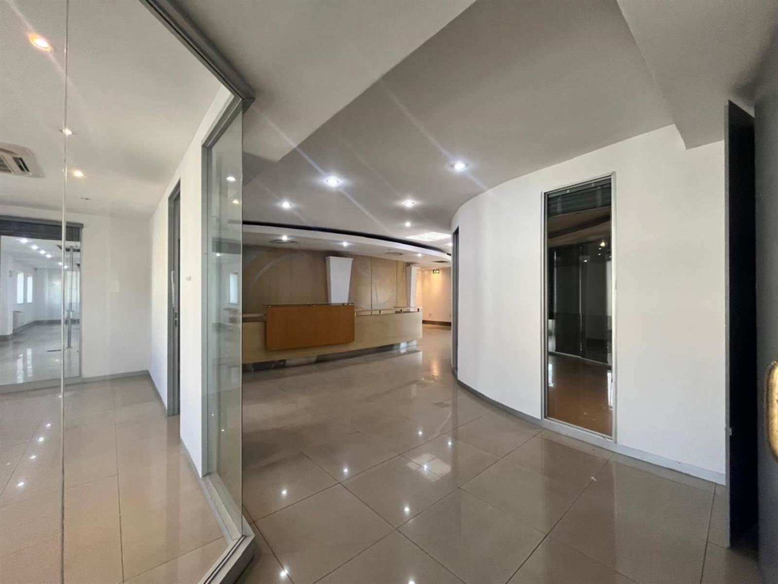 677  m² Commercial space in Rosebank photo number 21