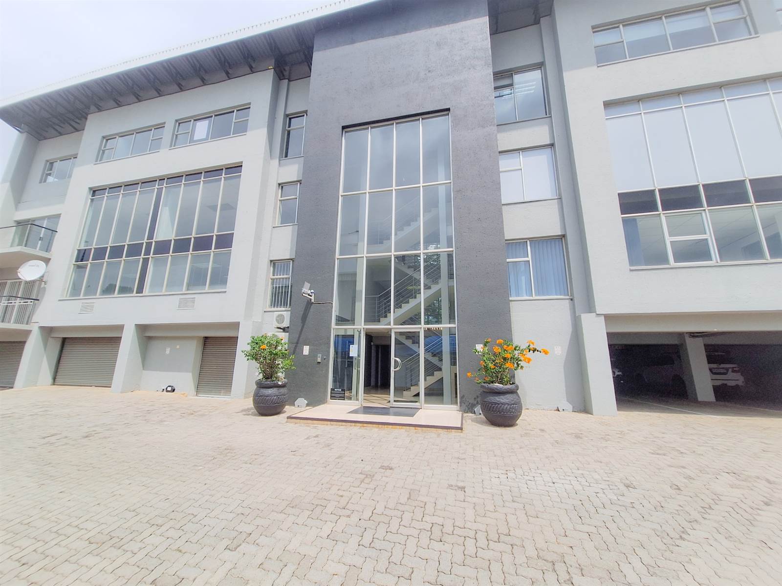 231  m² Office Space in Kyalami photo number 1