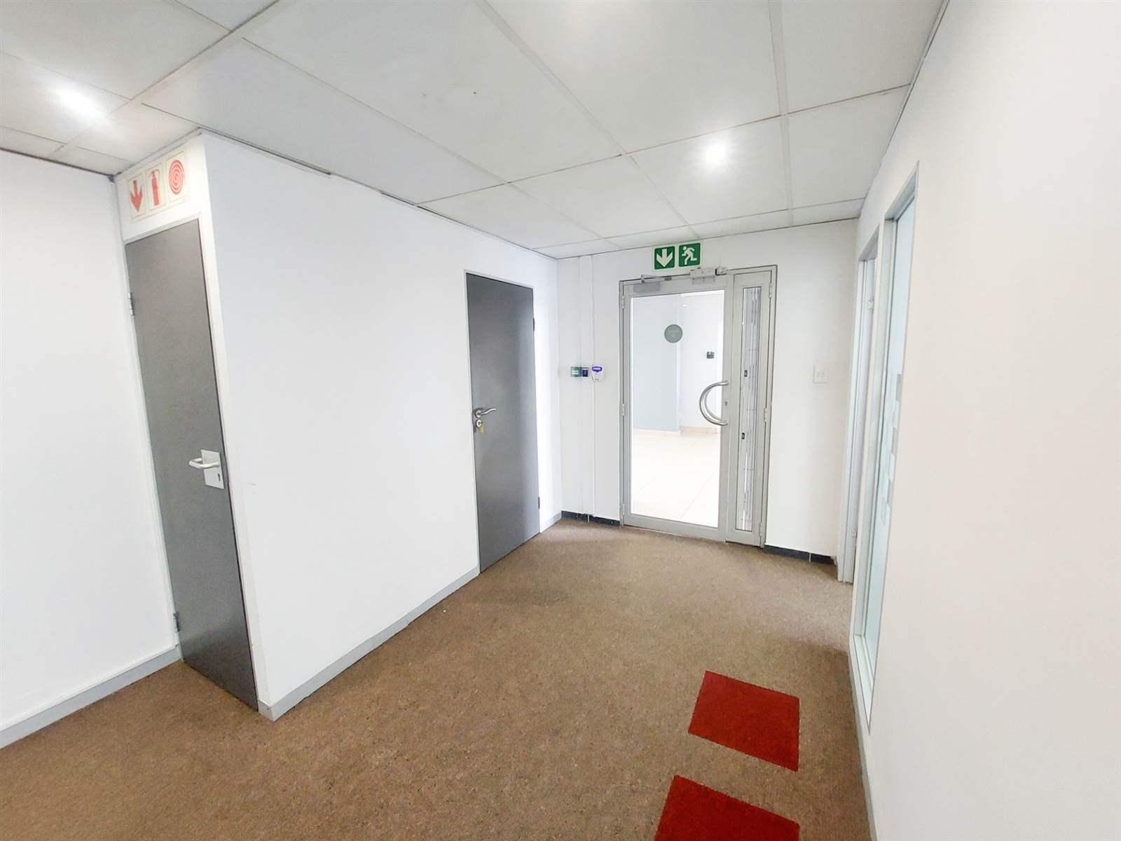231  m² Office Space in Kyalami photo number 6