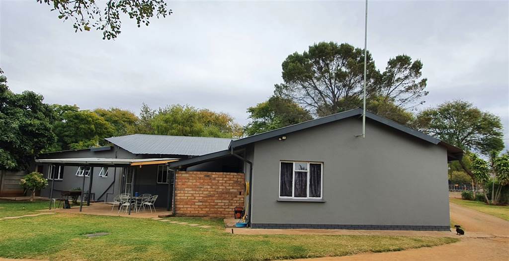 3 Bed House in Mookgophong (Naboomspruit) photo number 3