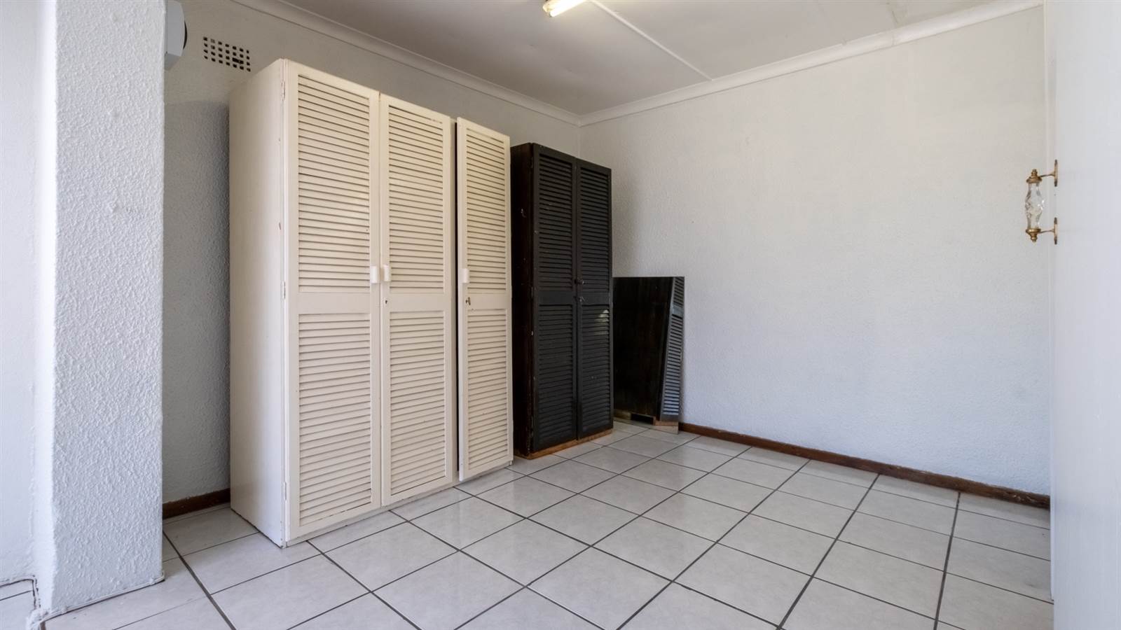 1 Bed Apartment in Parow North photo number 3