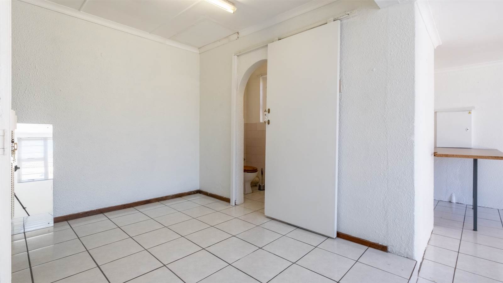 1 Bed Apartment in Parow North photo number 2