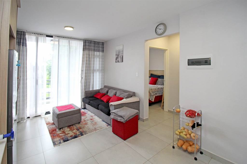 1 Bed Apartment in Lombardy Estate photo number 8
