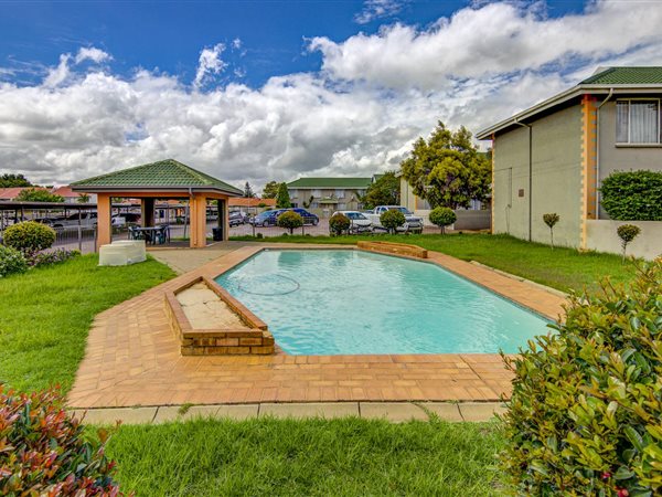 2 Bedroom Townhouse 2 Bedroom Townhouse