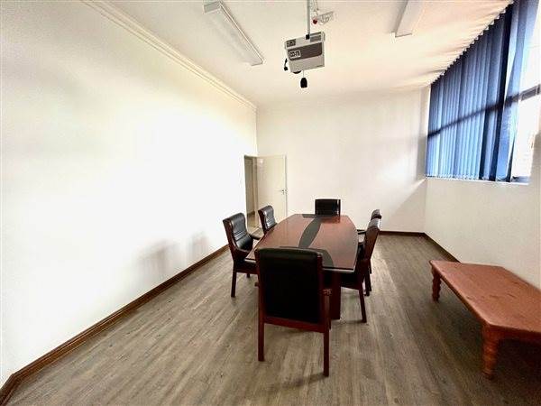 520  m² Office Space in Forest Hills photo number 6