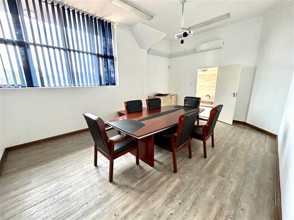 520  m² Office Space in Forest Hills photo number 7