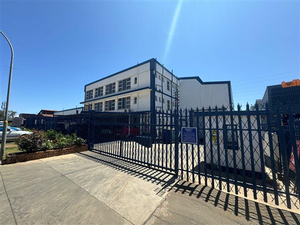 2 897  m² Industrial space