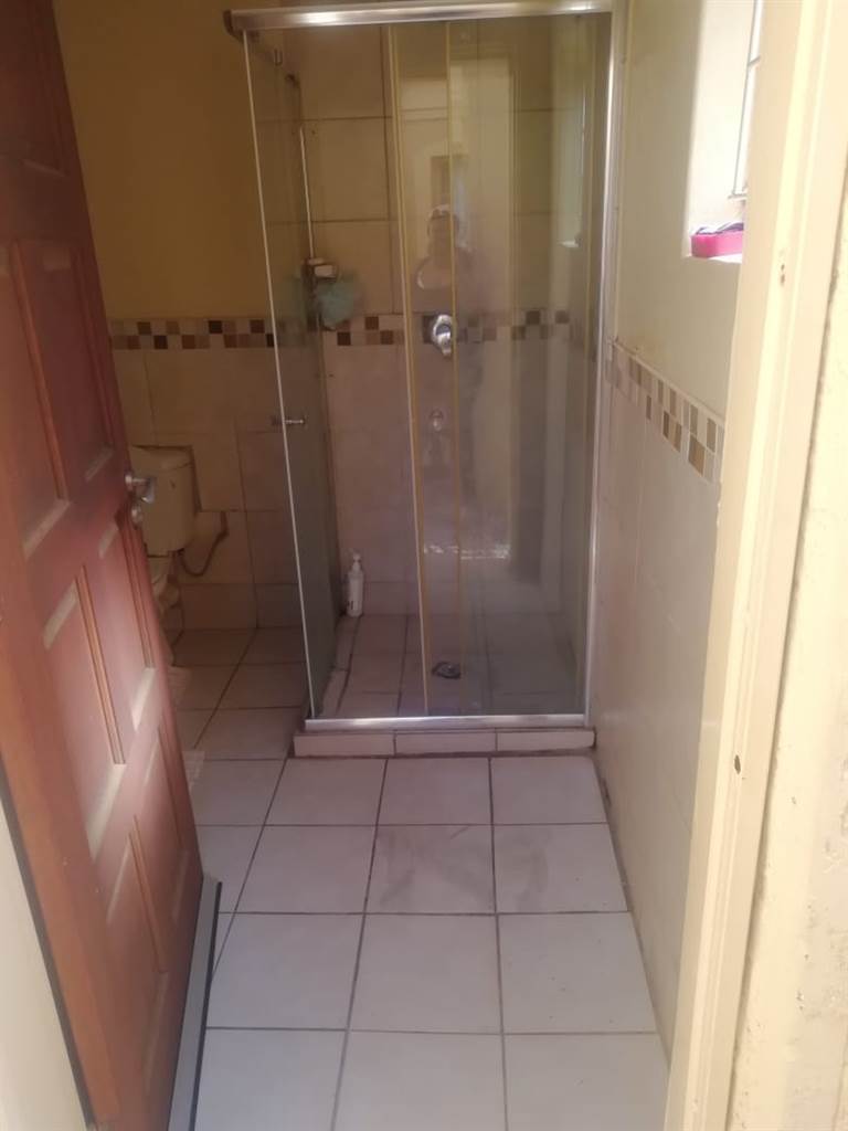 3 Bed House in Mamelodi East photo number 8