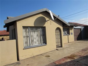 2 Bed House in Winterveldt
