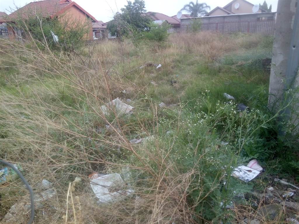300 m² Land available in Boitekong photo number 12