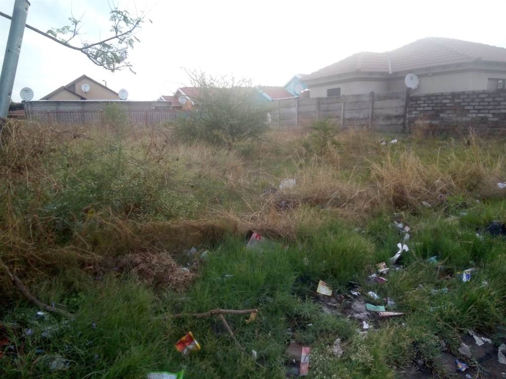 300 m² Land available in Boitekong photo number 1