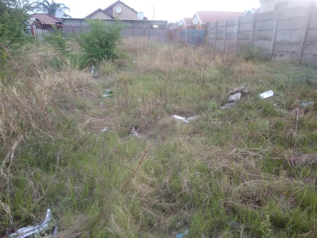 300 m² Land available in Boitekong photo number 2