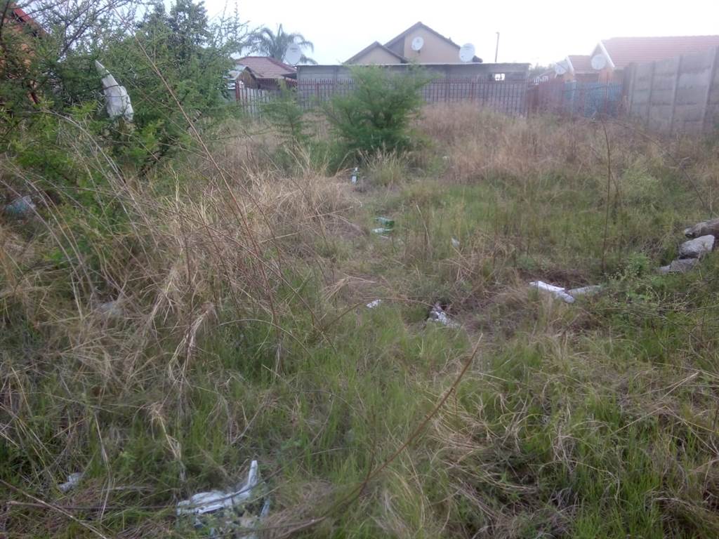 300 m² Land available in Boitekong photo number 4