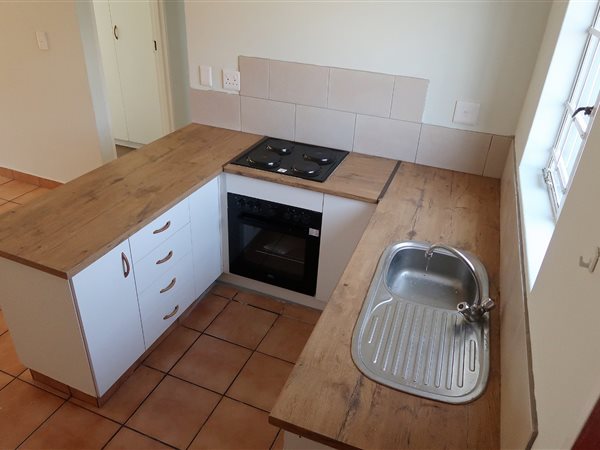 2 Bedroom Simplex 2 Bedroom Simplex