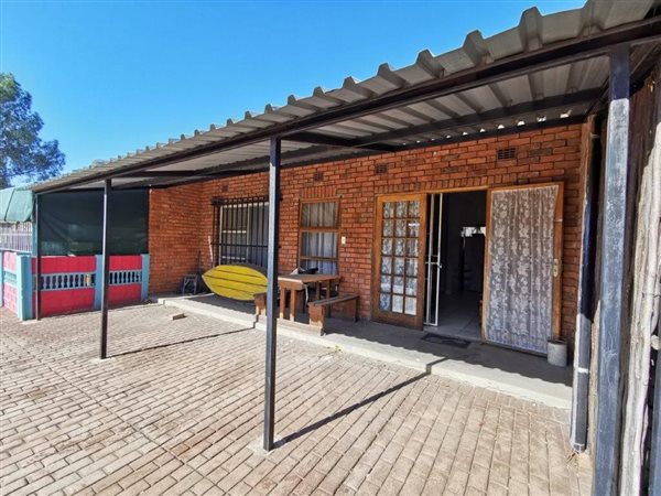 2 Bed Townhouse in Rustenburg Central