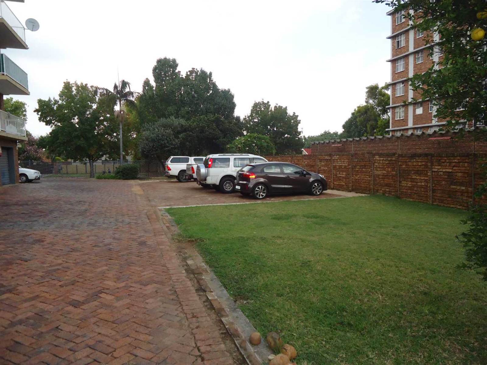 3 Bed Apartment in Rietfontein photo number 23