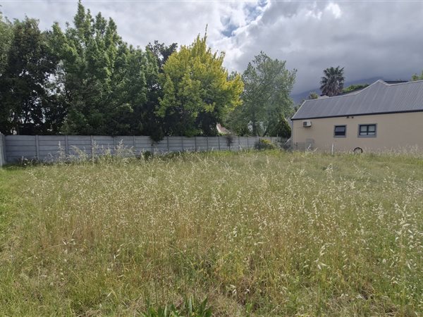 358 m² Land