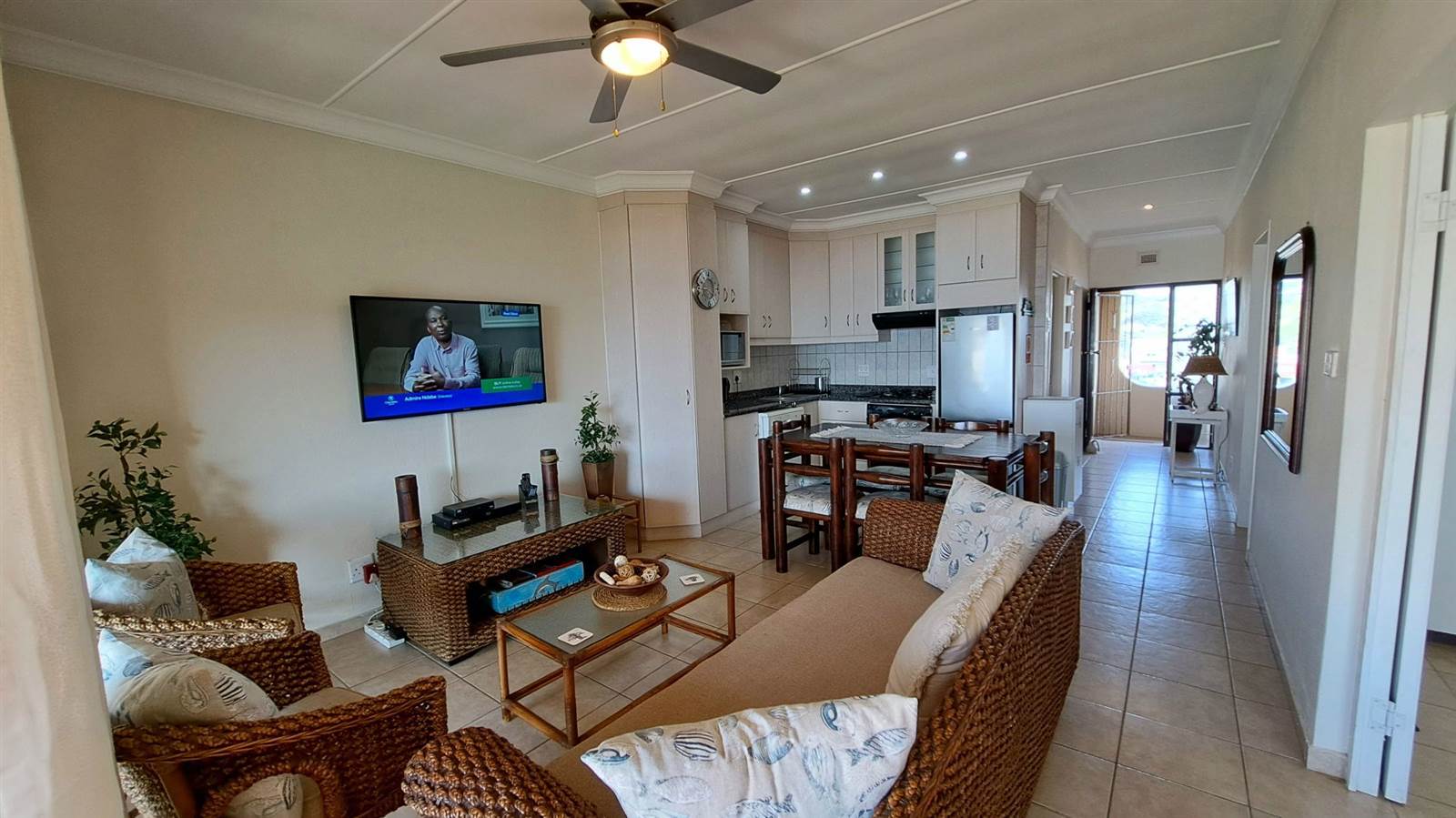 2 Bed Apartment in Shelly Beach photo number 7