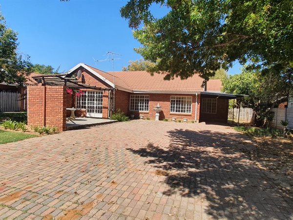 3 Bedroom House 3 Bedroom House