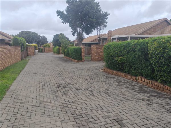 2 Bedroom Townhouse 2 Bedroom Townhouse