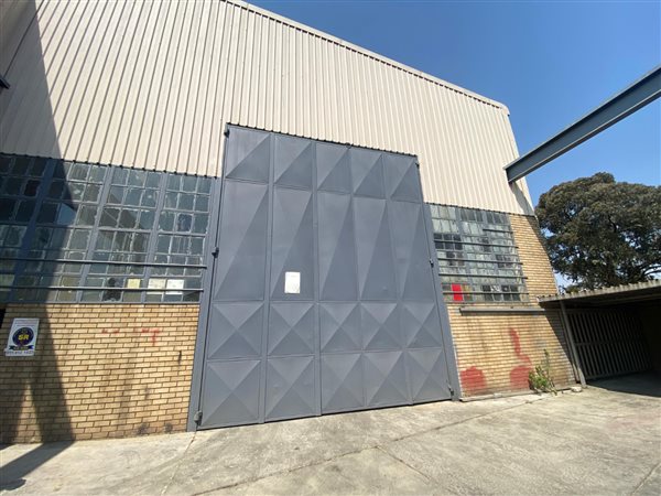 612  m² Industrial space