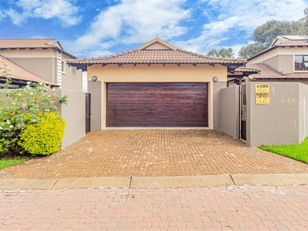 3 Bedroom Townhouse 3 Bedroom Townhouse