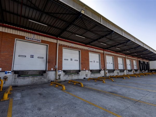 9 156 m² Industrial space 9 156 m² Industrial space