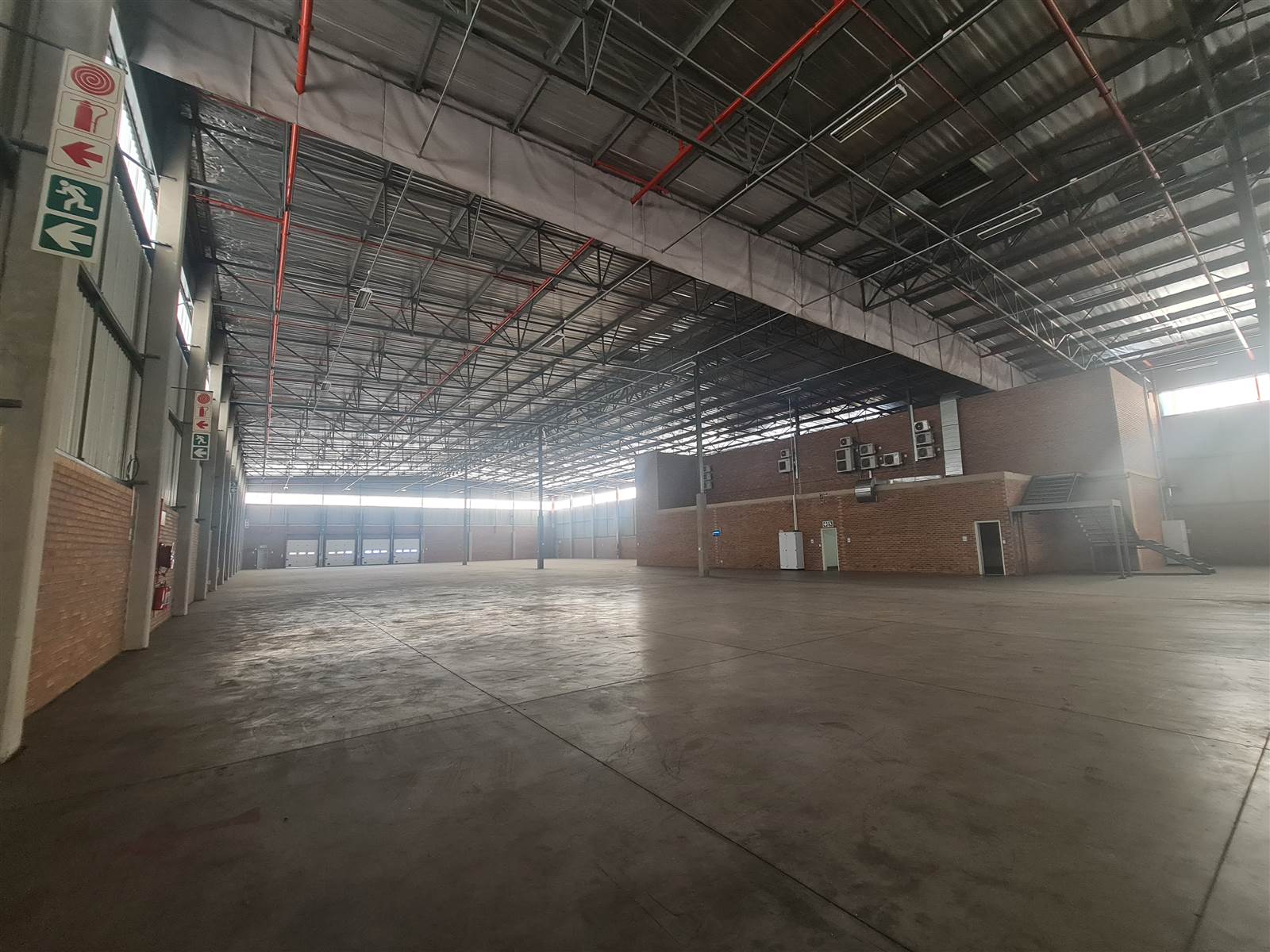 4624.2  m² Industrial space in Wilbart photo number 3