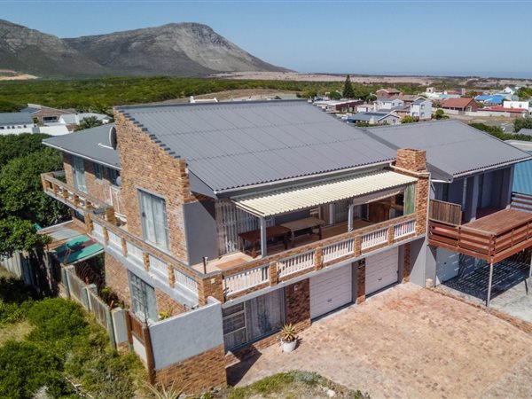 6 Bedroom House