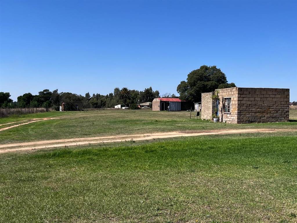 1.7 ha Farm in Randfontein photo number 5
