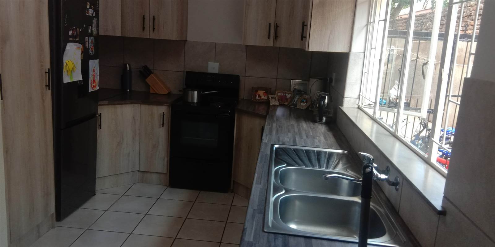 4 Bed Townhouse in Polokwane Central photo number 2