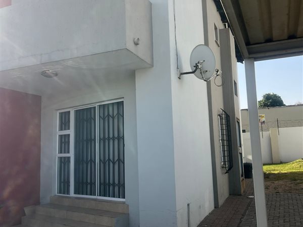 2 Bedroom Townhouse 2 Bedroom Townhouse