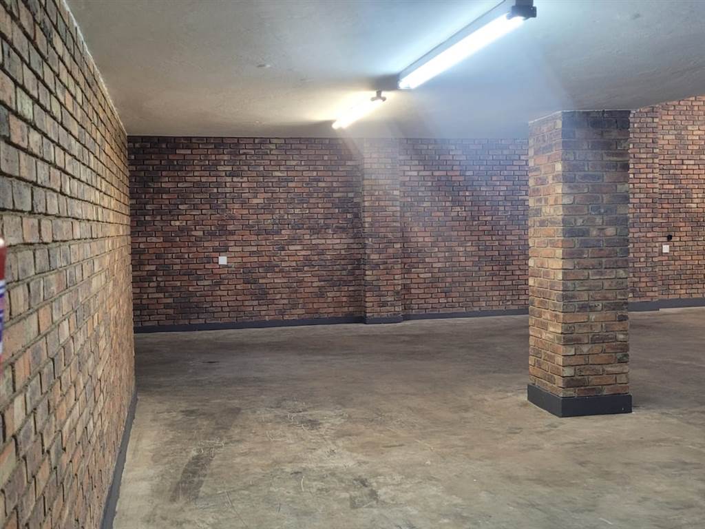 340  m² Industrial space in Clayville photo number 4