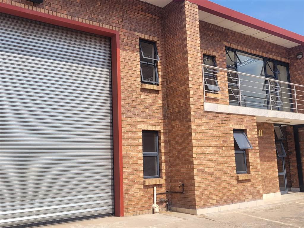340  m² Industrial space in Clayville photo number 1