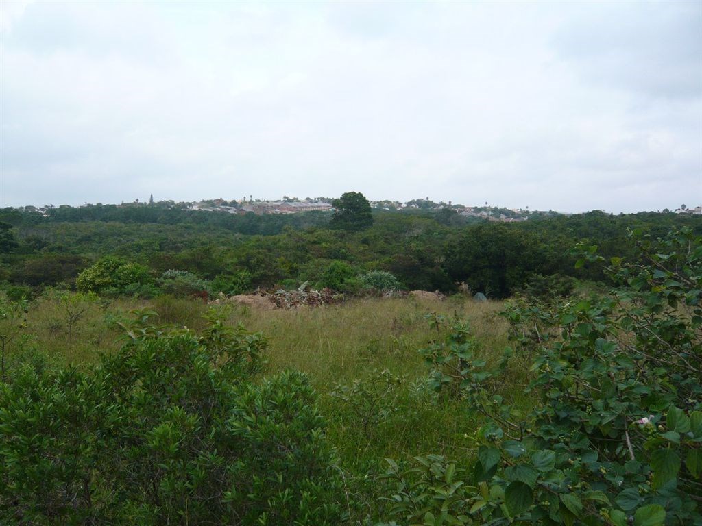 5.8 ha Land available in Beacon Bay photo number 3