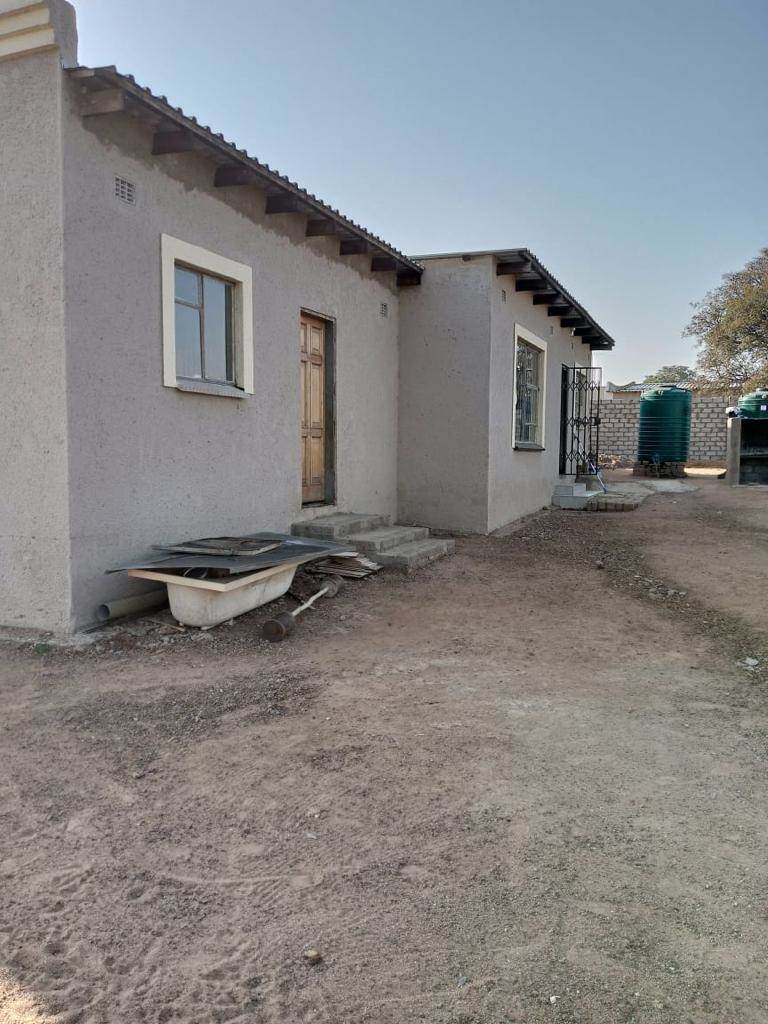 3 Bed House in Lethlabile photo number 28