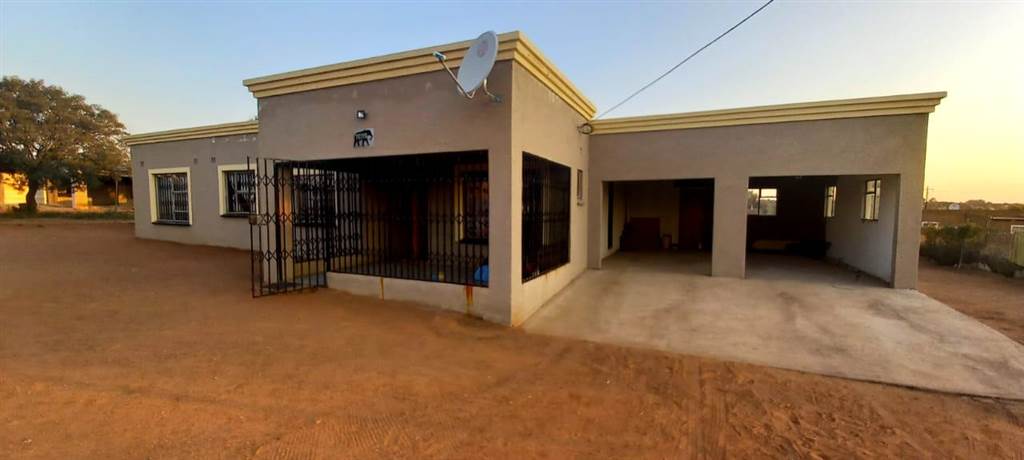 3 Bed House in Lethlabile photo number 5
