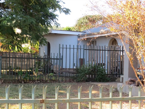 2 Bed House in Louis Trichardt